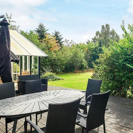 Secluded Haven By - By Traum Feriehus Nordenbro Vesteregn