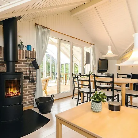 Secluded Haven By - By Traum Feriehus Nordenbro Vesteregn